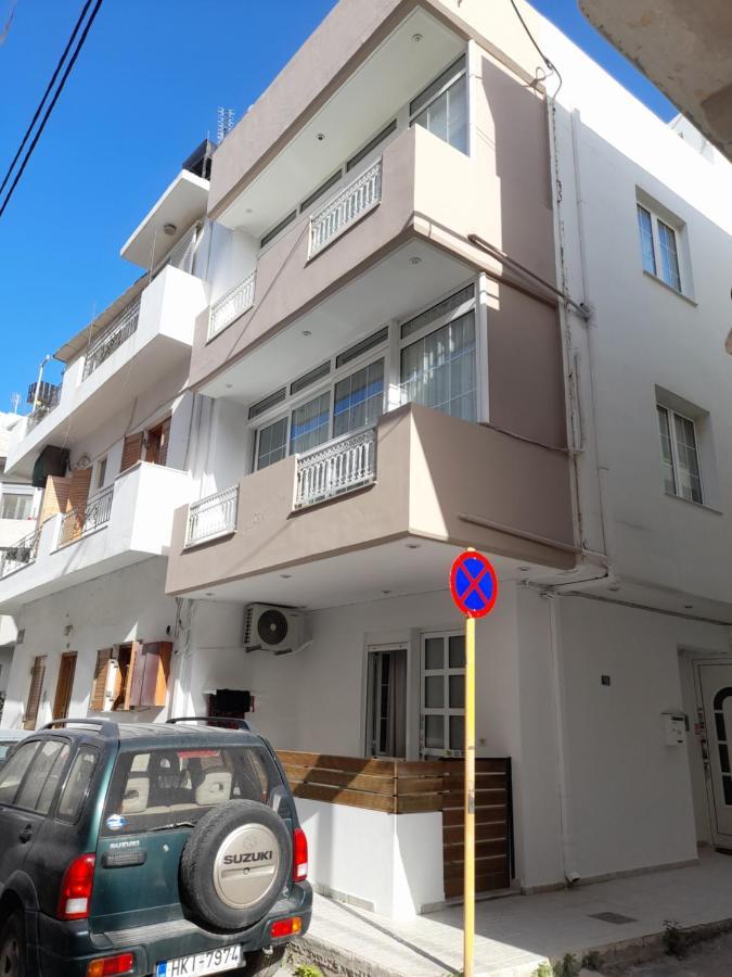 Central Studio 2 كاندية المظهر الخارجي الصورة