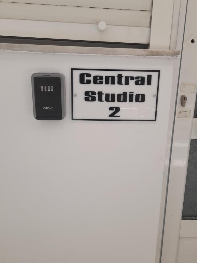 Central Studio 2 كاندية المظهر الخارجي الصورة